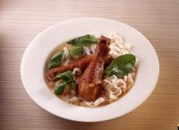 Rice Noodle Soup with 
Soy Chicken